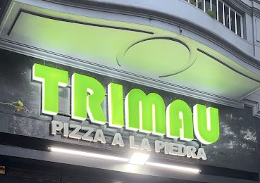 Cartel luminoso verde de Trimau, Pizza a la piedra